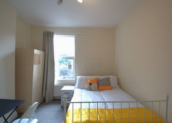 Thumbnail Room to rent in Chapter Road, London