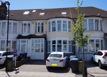 3 Bedrooms Flat for sale in Grenoble Gardens, Palmers Green N13