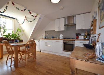2 Bedrooms Maisonette to rent in Shrubbery Road, London SW16
