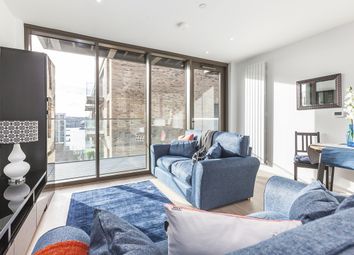 Thumbnail 2 bedroom flat to rent in Commodore House