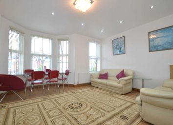 3 Bedrooms Flat to rent in Leighton Road, London W13