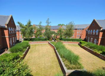 Thumbnail Flat to rent in Florey Gardens, High Street, Aylesbury, Buckinghamshire