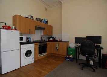 Thumbnail Flat to rent in Greenbank Road, Flat 1, Plymouth