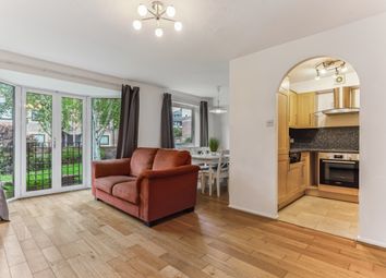 Thumbnail 2 bedroom flat for sale in Barnfield Place, London