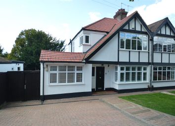 Thumbnail Property for sale in Petersfield Crescent, Coulsdon