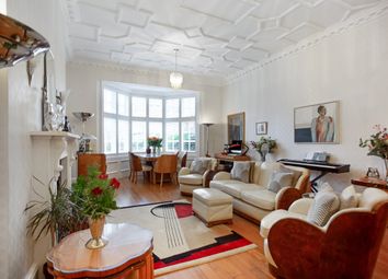 Thumbnail 3 bed flat for sale in Grand Avenue, Hove