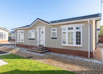 2 bed detached bungalow for sale in Sellwood Drive, Carterton OX18