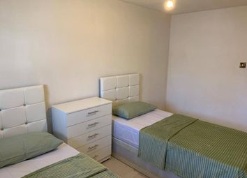 Thumbnail Room to rent in St. Johns Wood Road, London
