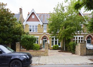 Thumbnail 6 bedroom flat to rent in Woodville Road, London