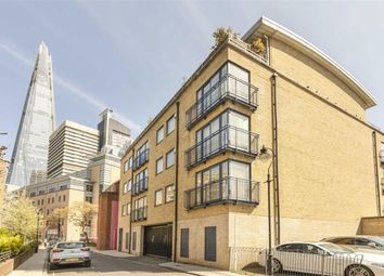 Thumbnail 2 bed flat to rent in Bowling Green Place, London