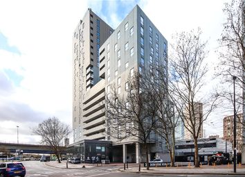 2 Bedrooms Flat for sale in Wharfside Point South, Prestons Road, London E14