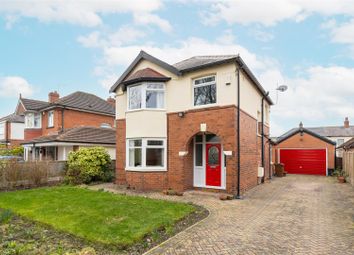 Thumbnail Detached house for sale in Templenewsam View, Leeds