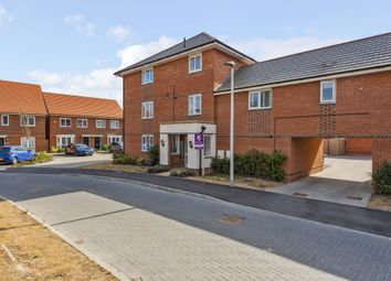 Thumbnail Flat for sale in Cobham Drive, Spencers Wood, Reading, Berkshire
