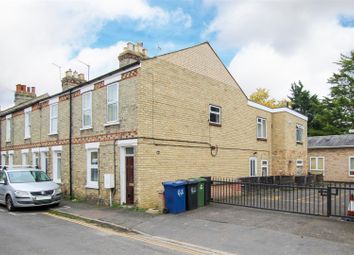 Thumbnail 1 bed flat to rent in Hobart Road, Cambridge