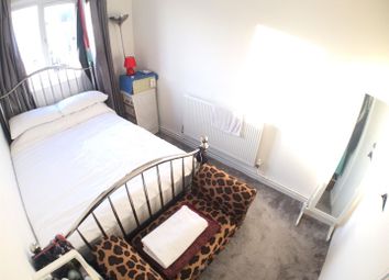 1 Bedrooms  to rent in Derbyshire Street, London E2