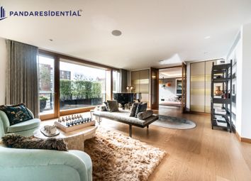 Thumbnail Flat for sale in Vicarage Gate House, London