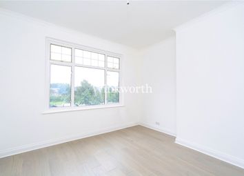 1 Bedrooms Flat for sale in Bowes Road, London N13