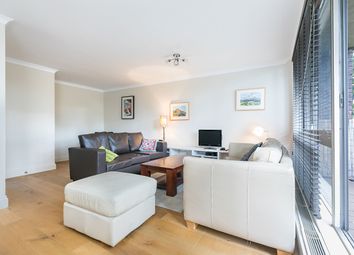 3 Bedrooms Flat to rent in Barandon Walk, London W11