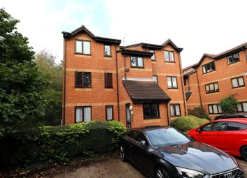 Thumbnail 1 bed flat to rent in Courtlands Close, Watford