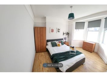 Thumbnail Room to rent in Waldeck Grove, London