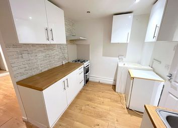 Thumbnail 1 bed flat to rent in Robinson Road, Upper Tooting, London, England
