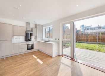 Thumbnail 4 bed town house to rent in Reynard Way, Brentford