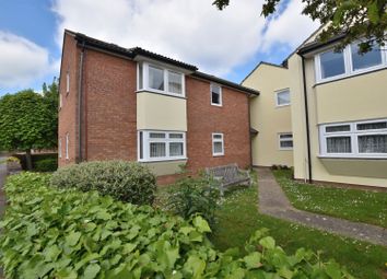 2 Bedrooms Flat for sale in Longstraw Close, Colchester CO3