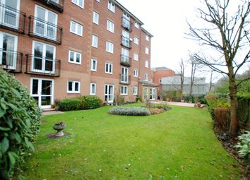2 bed flat for sale in Croydon Road, Caterham CR3