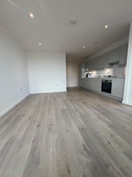 Thumbnail Flat to rent in Meadowpip House, London