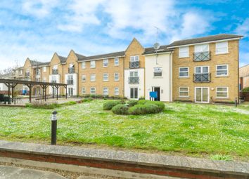 Thumbnail 2 bed flat for sale in Walsworth Road, Hitchin, Hertfordshire