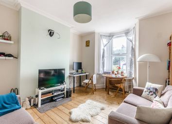2 Bedrooms Maisonette to rent in Colmer Road, Streatham Common SW16