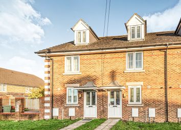 Thumbnail 3 Bedroom Terraced House For Sale In Chestnut Grove Mitcham Thumbnail 3 Bedroom Terraced House For Sale In Chestnut Grove Mitcham