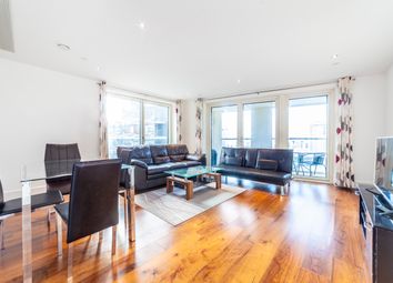 Thumbnail 3 bed flat to rent in Lincoln Plaza, Canary Wharf, London