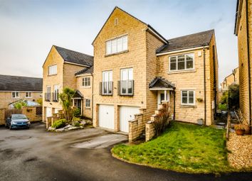 Thumbnail Detached house for sale in Farfield Rise, Brighouse