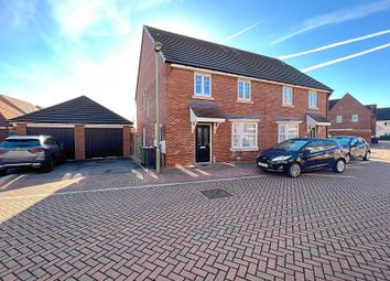 Thumbnail Property to rent in Dovecote Mews, Didcot