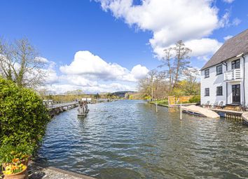 Thumbnail 3 bed flat for sale in Henley-On-Thames, Henley-On-Thames