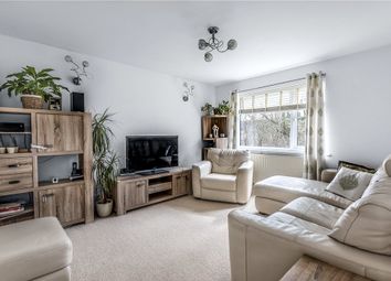 2 Bedrooms Maisonette for sale in Walnut Way, Ruislip, Middlesex HA4