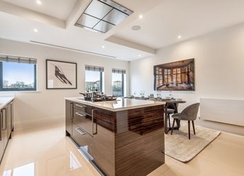 Thumbnail Town house for sale in Rainville Road, London