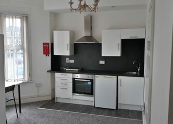 Thumbnail Flat to rent in Newport Road, Cardiff