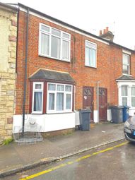Thumbnail 1 bed flat to rent in Gordon Road, High Wycombe