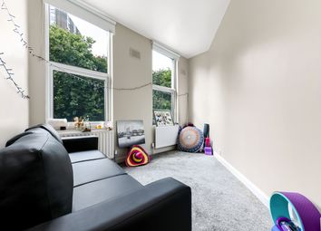 Thumbnail Flat to rent in Falcon Road, Clapham Junction
