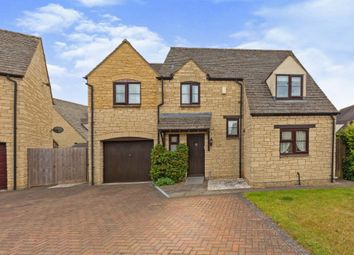 Ralegh Crescent, Witney OX28, south east england