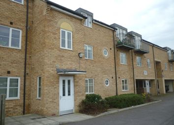 Thumbnail Flat to rent in Maidensfield, Welwyn Garden City