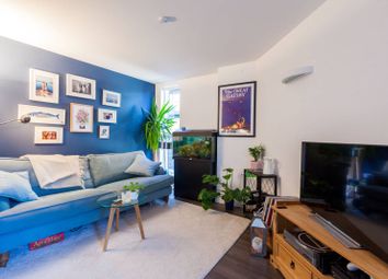 Thumbnail 1 bed flat to rent in Dance Square, Islington, London