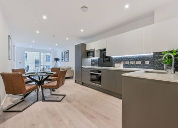 Thumbnail Flat for sale in The Residence, Clapham North