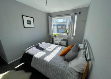 Room 5- £850 Available From 01/09/2025