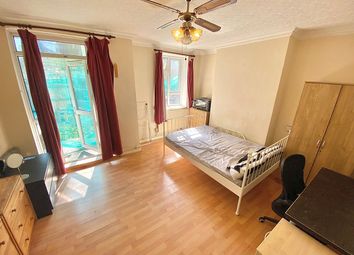 Thumbnail Room to rent in Devons Road, Bow, London