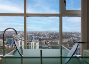 Thumbnail Flat to rent in Berkeley Tower, Canary Wharf, London