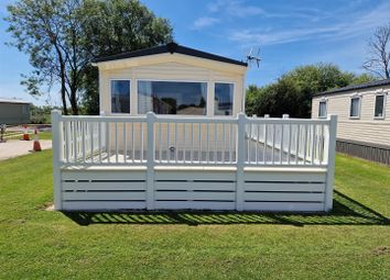 Thumbnail 3 bed mobile/park home for sale in Broadway Lane, South Cerney, Cirencester