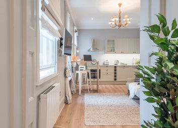 Thumbnail Studio to rent in Gloucester Place, London